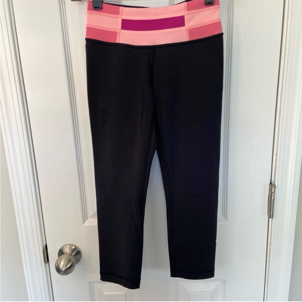 Lululemon Wunder Under Crop in Black Multi Pink Waistband Size 2